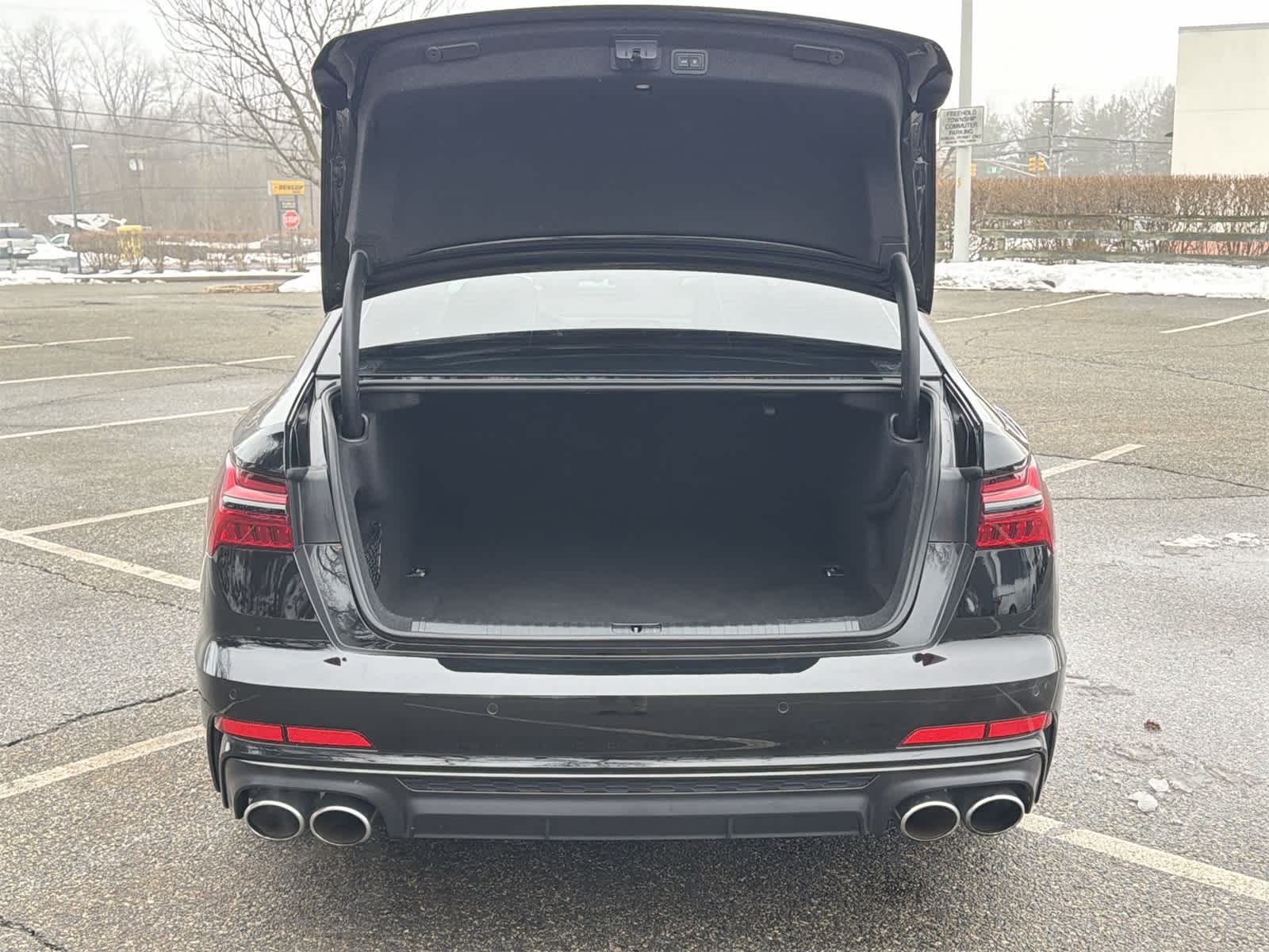 Thumbnail: 2020 Audi S6 - 27