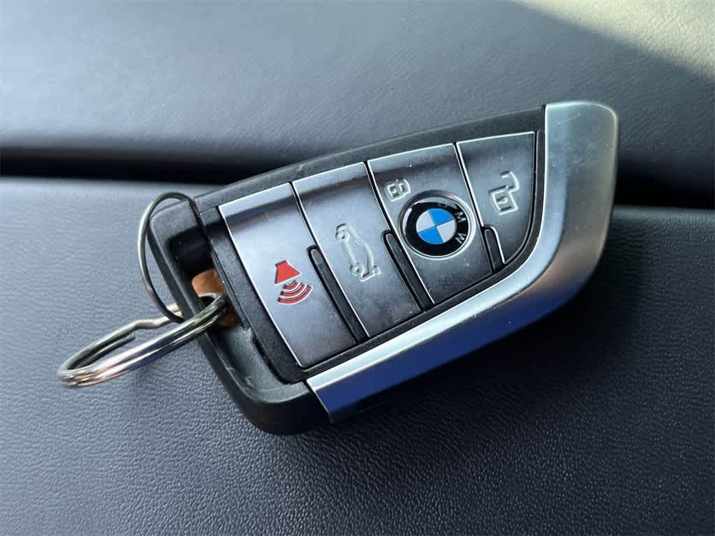 Thumbnail: 2022 BMW 5 Series - 28