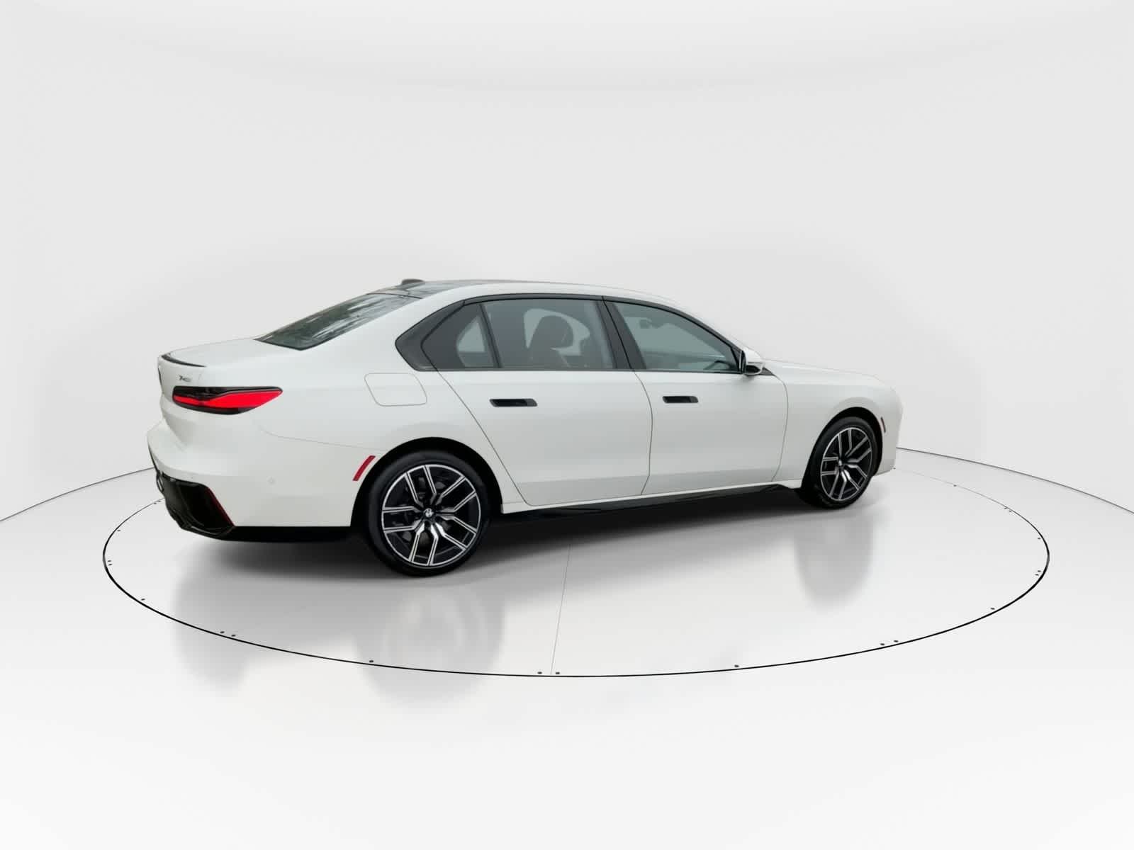 Thumbnail: 2023 BMW 7 Series - 9