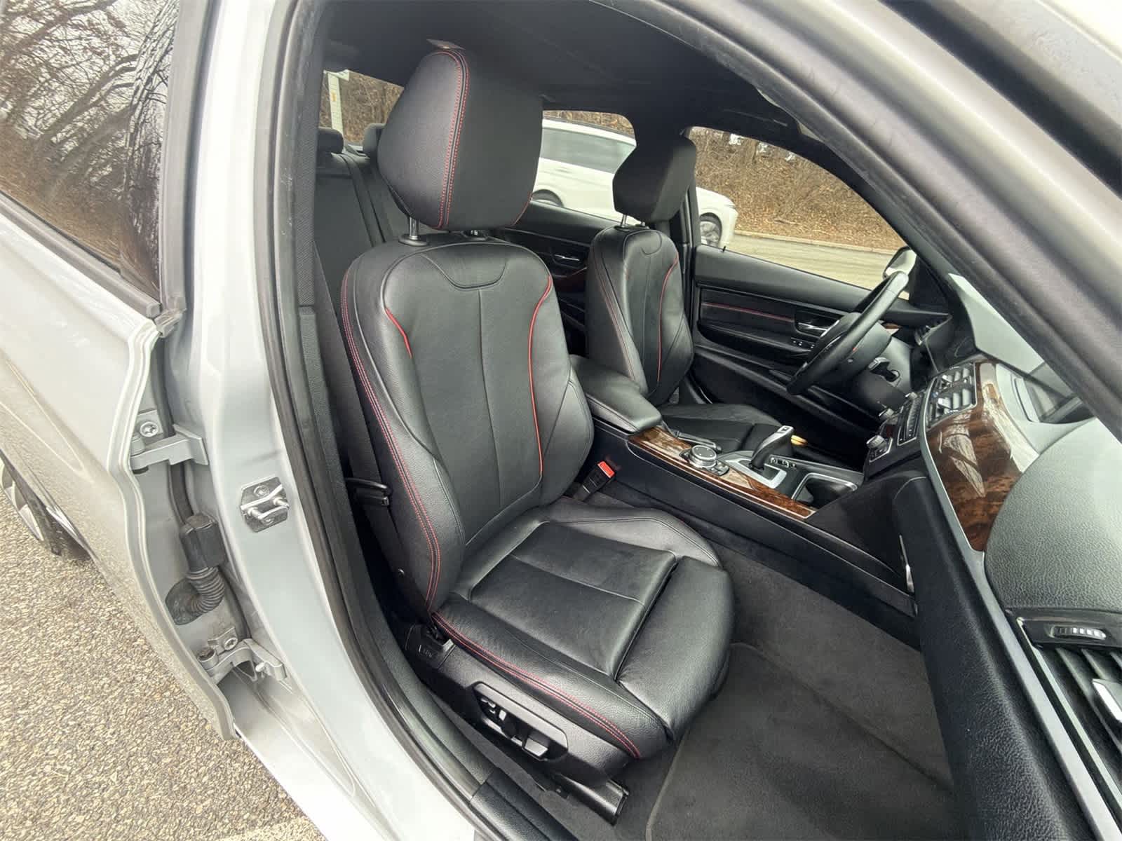 Thumbnail: 2015 BMW 3 Series - 22