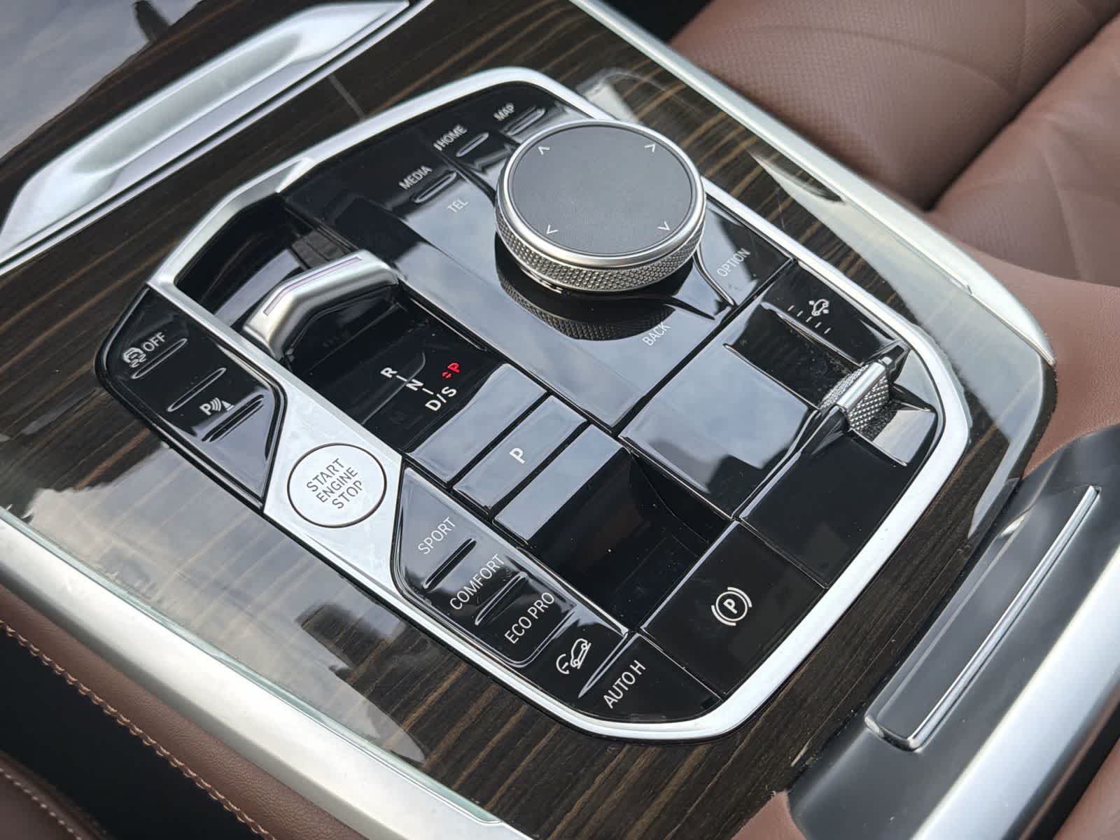 Thumbnail: 2024 BMW X7 - 25