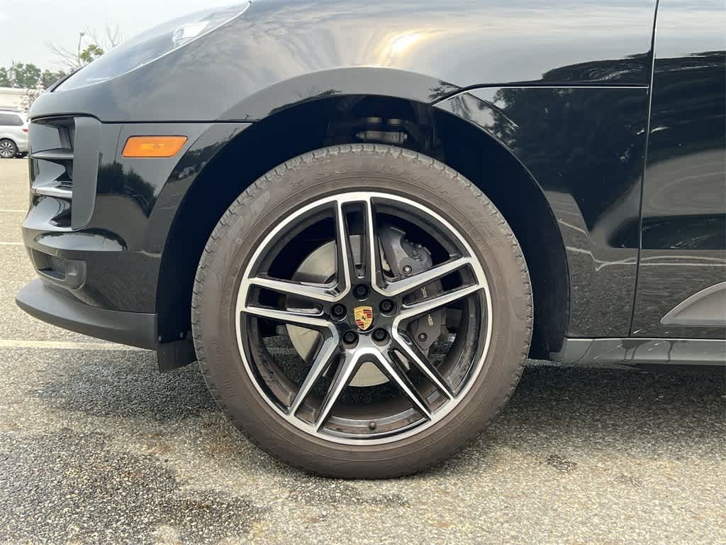 Thumbnail: 2021 Porsche Macan - 16