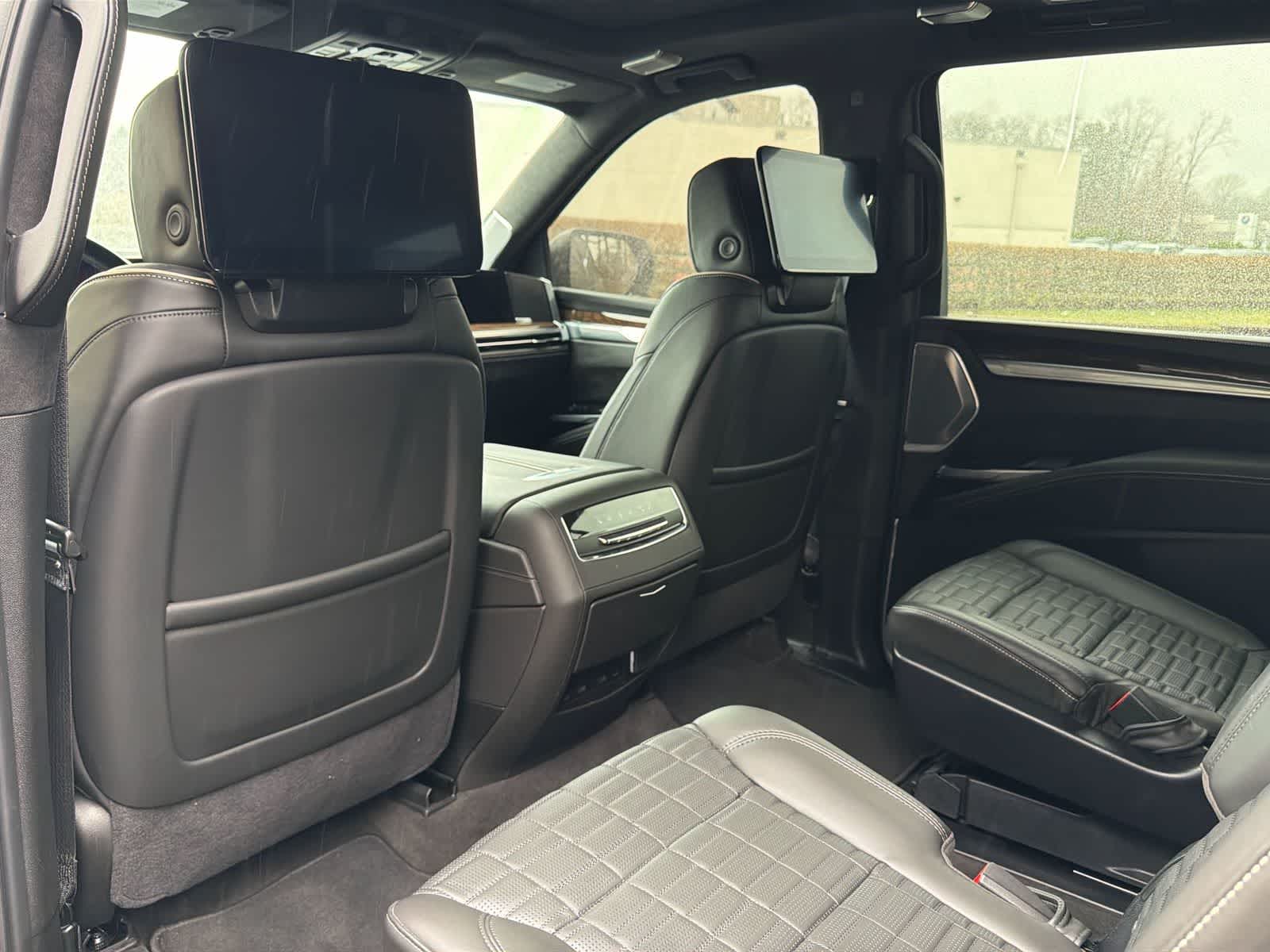 Thumbnail: 2025 Cadillac Escalade - 20