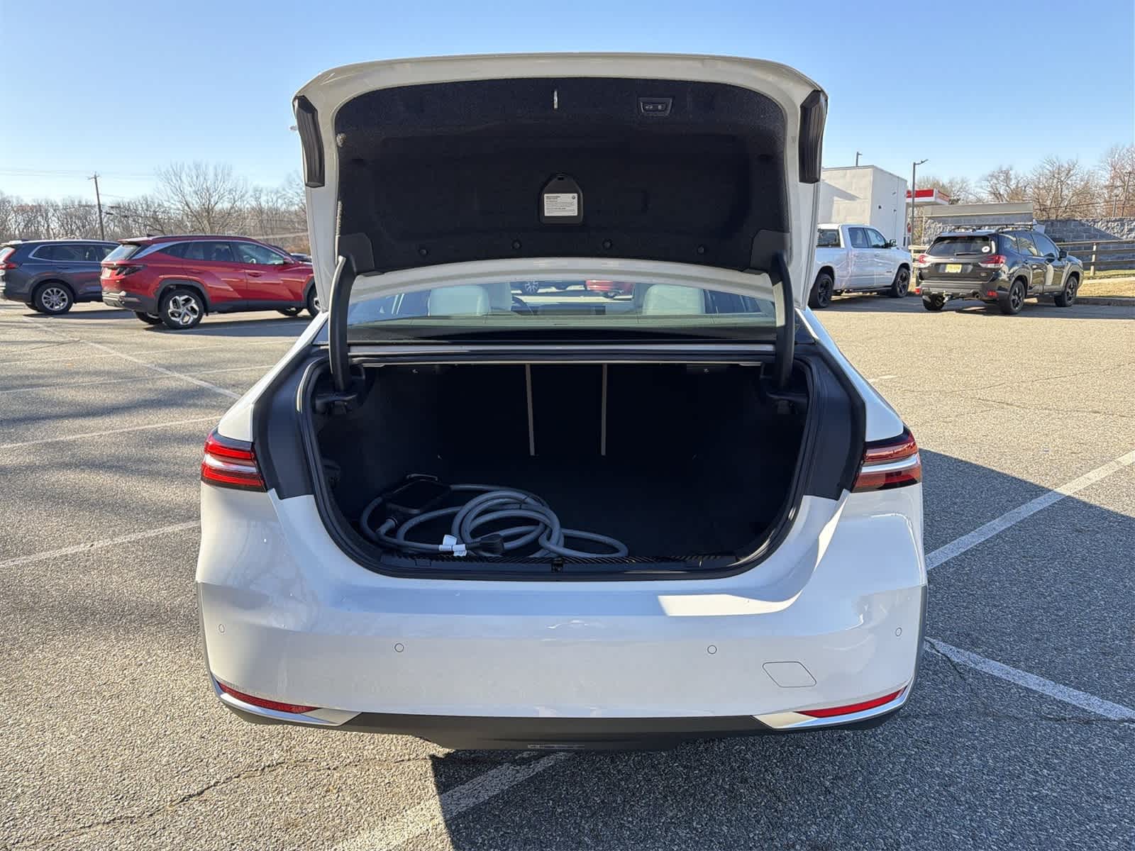 Thumbnail: 2025 BMW i5 - 27