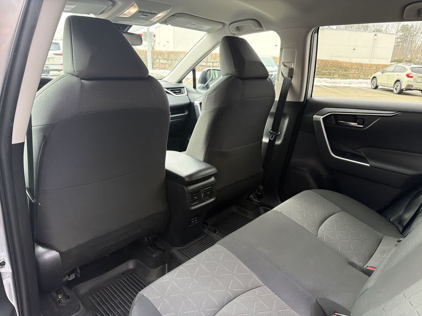 Thumbnail: 2022 Toyota RAV4 - 20