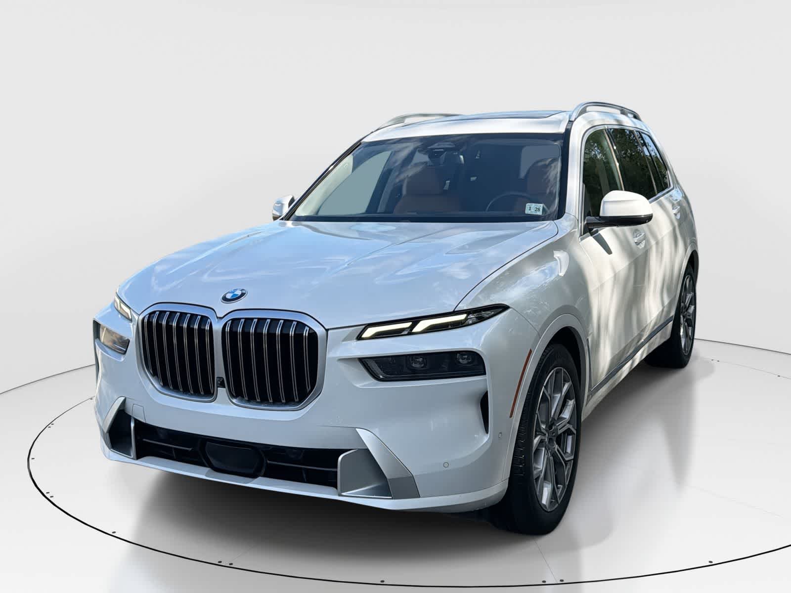 2023 BMW X7 xDrive40i's photo