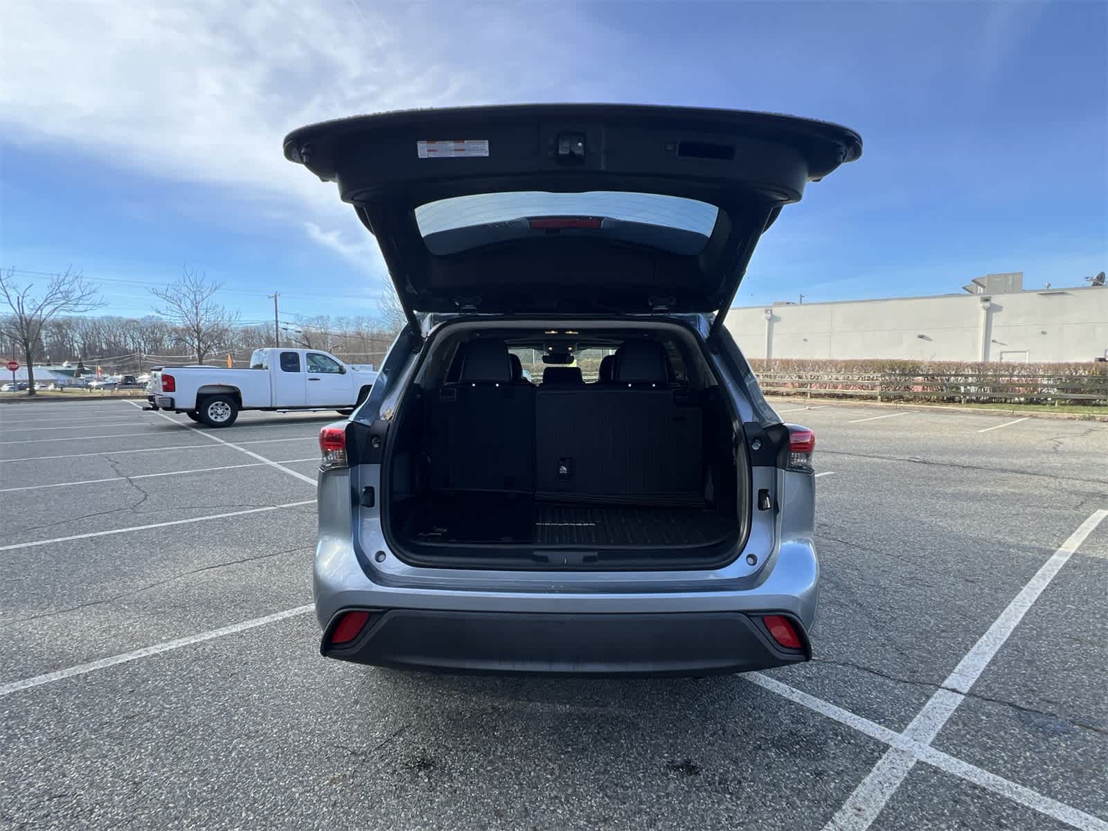 Thumbnail: 2020 Toyota Highlander - 27