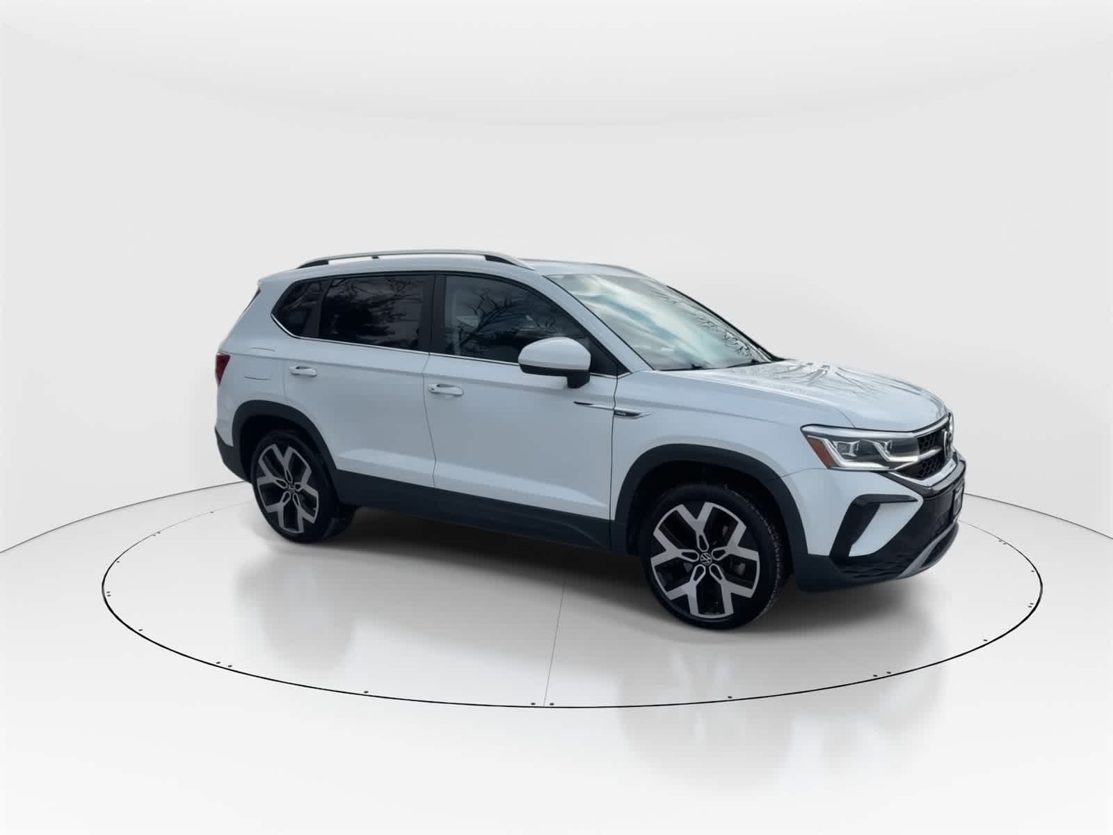 Thumbnail: 2022 Volkswagen Taos - 3