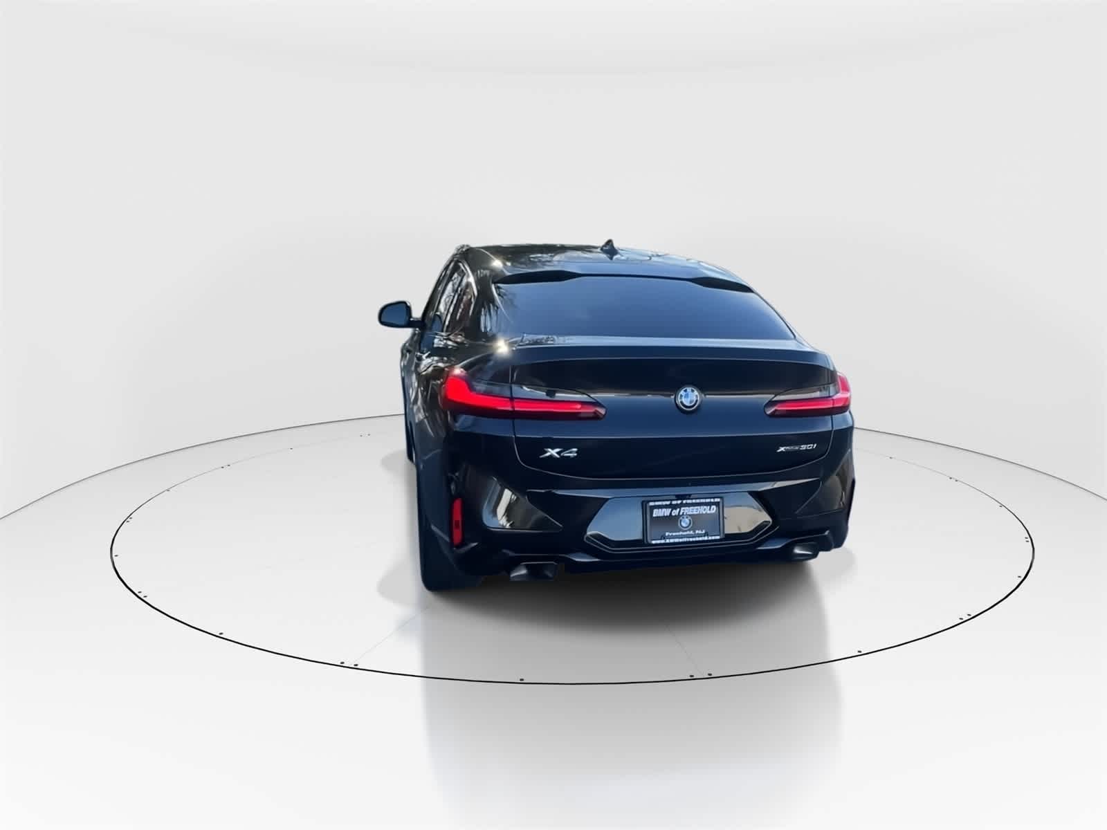 Thumbnail: 2023 BMW X4 - 8