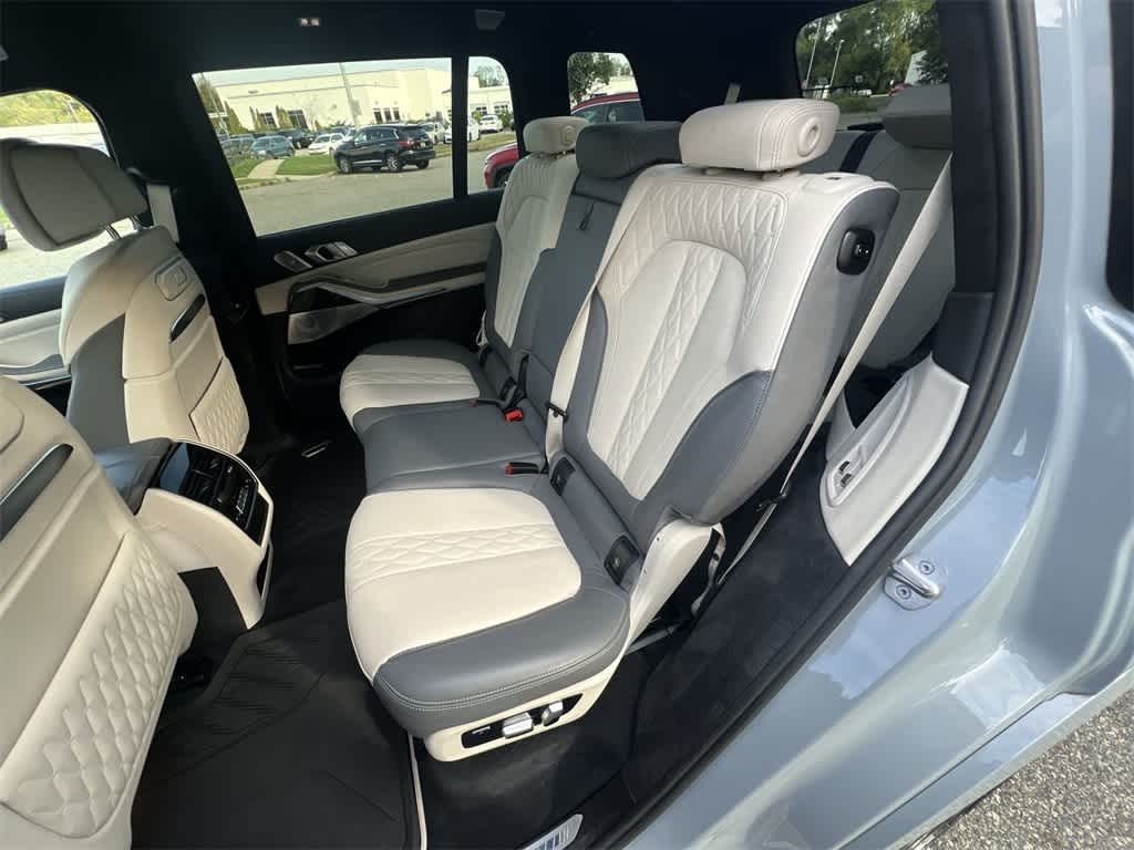 Thumbnail: 2023 BMW X7 - 21