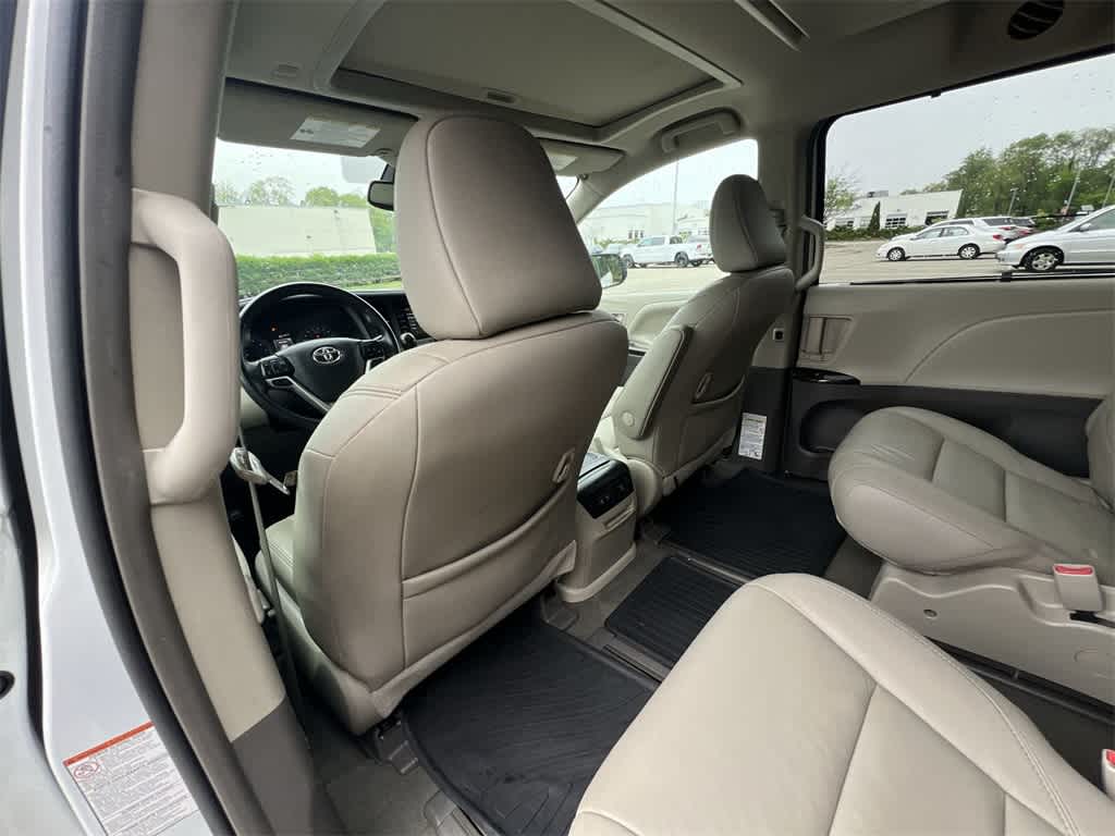 2019 Toyota Sienna XLE Premium 20