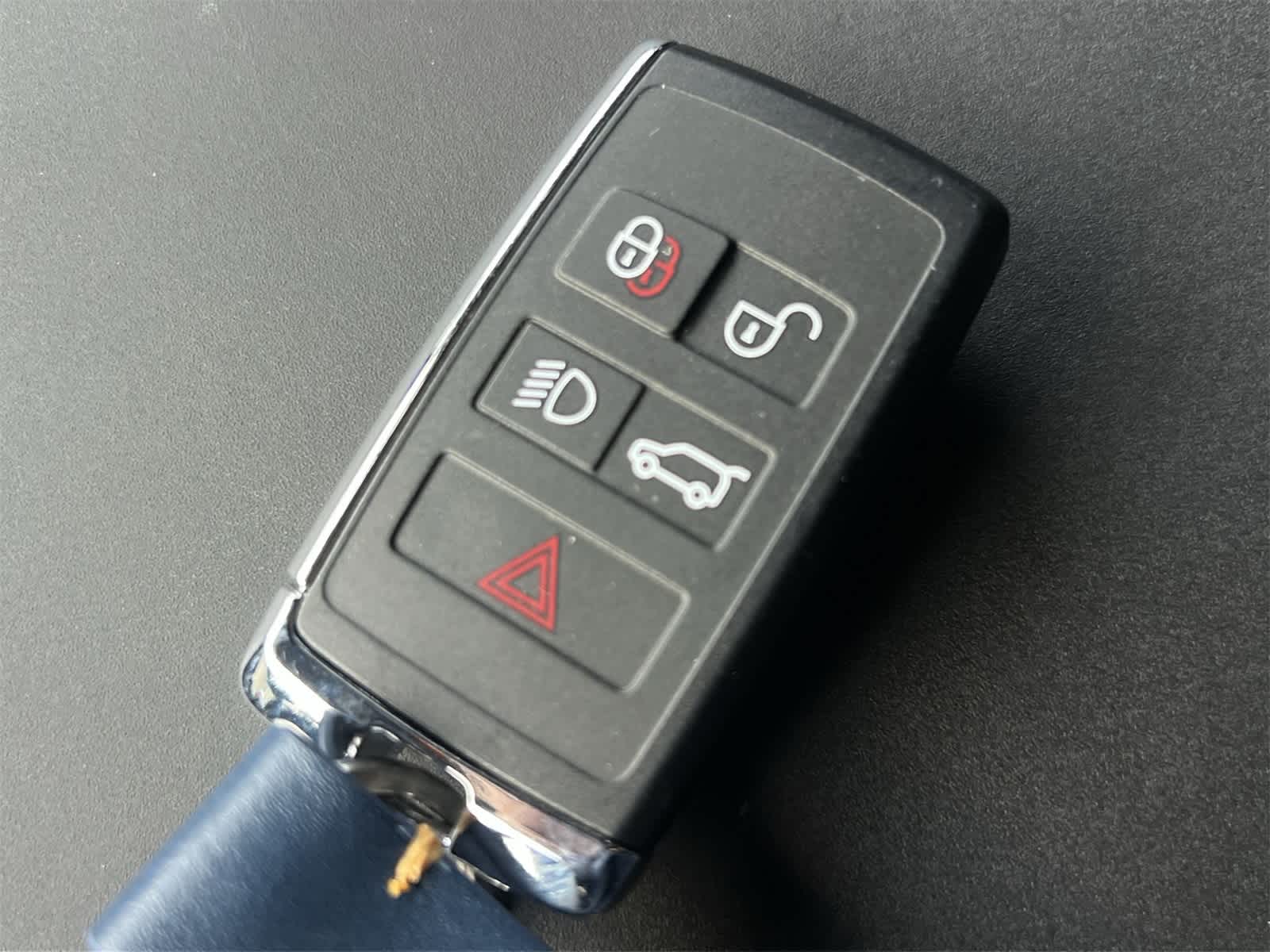 Thumbnail: 2024 Land Rover Defender - 28