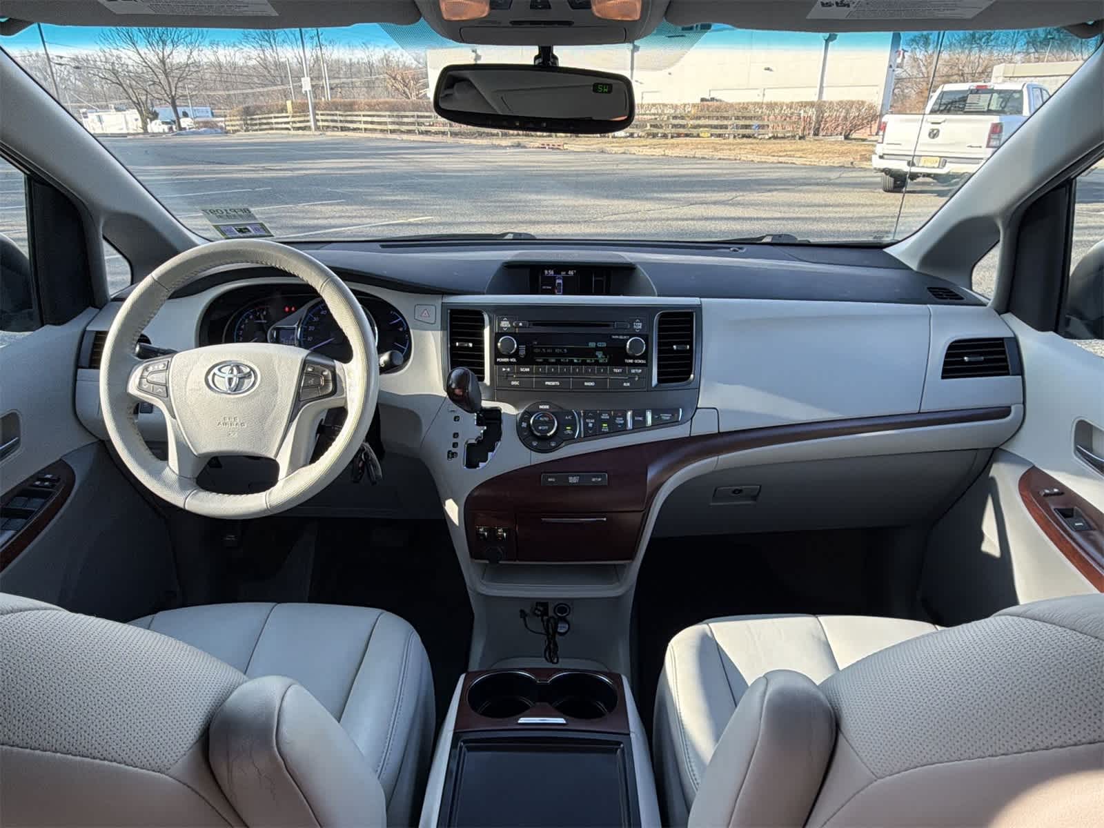 Thumbnail: 2013 Toyota Sienna - 18