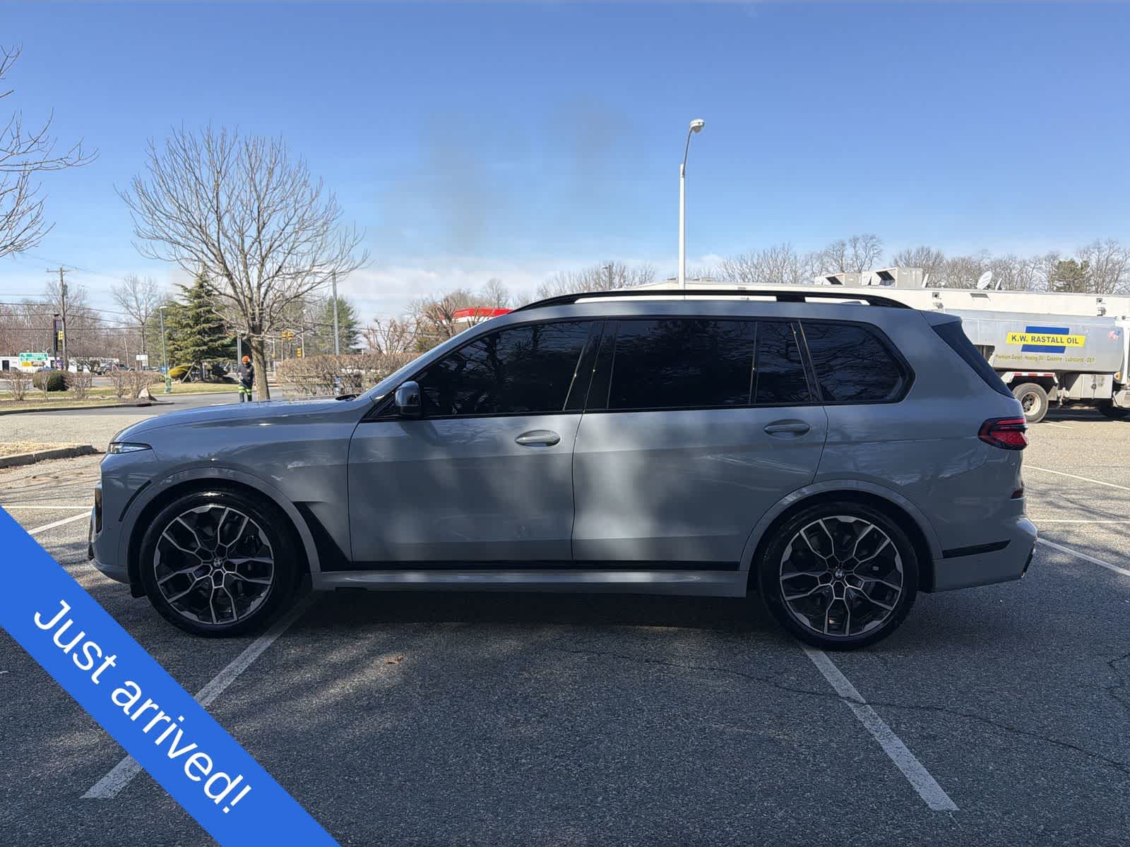 Thumbnail: 2025 BMW X7 - 11