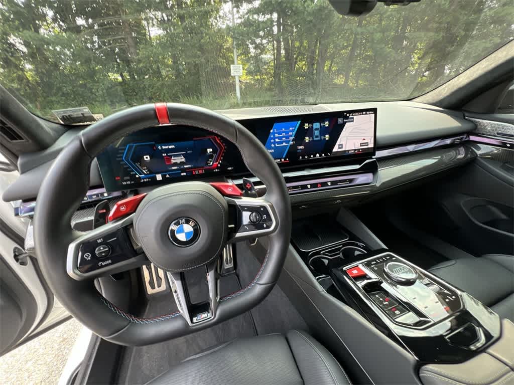 Thumbnail: 2025 BMW M5 - 18
