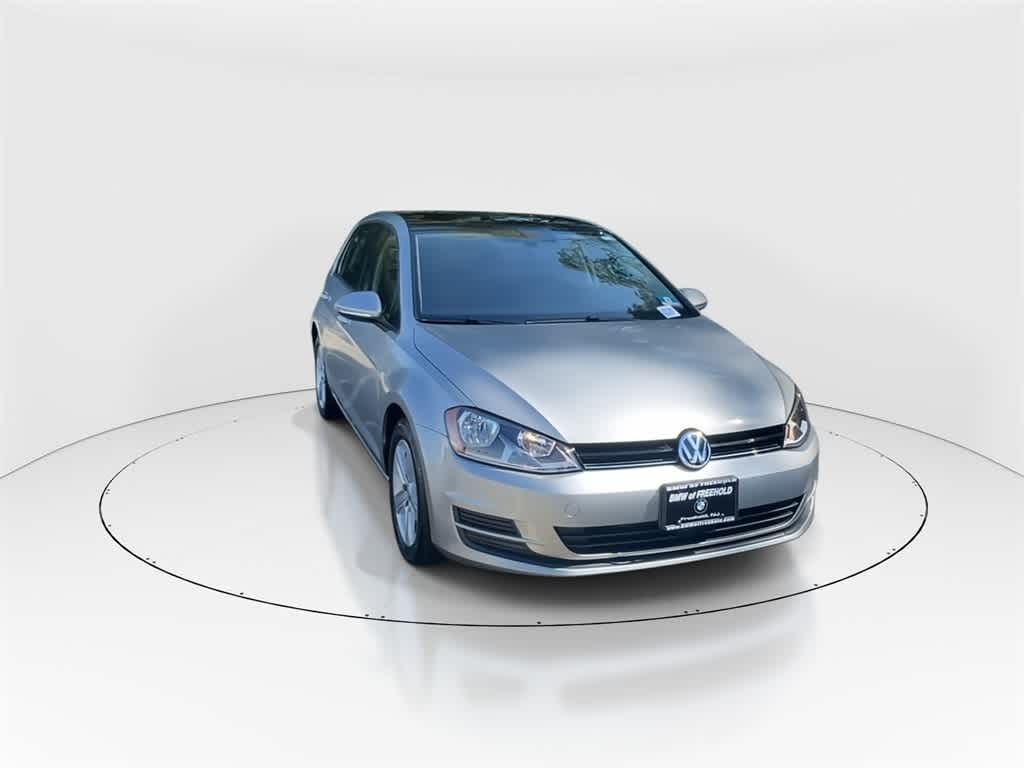 Thumbnail: 2017 Volkswagen Golf - 4