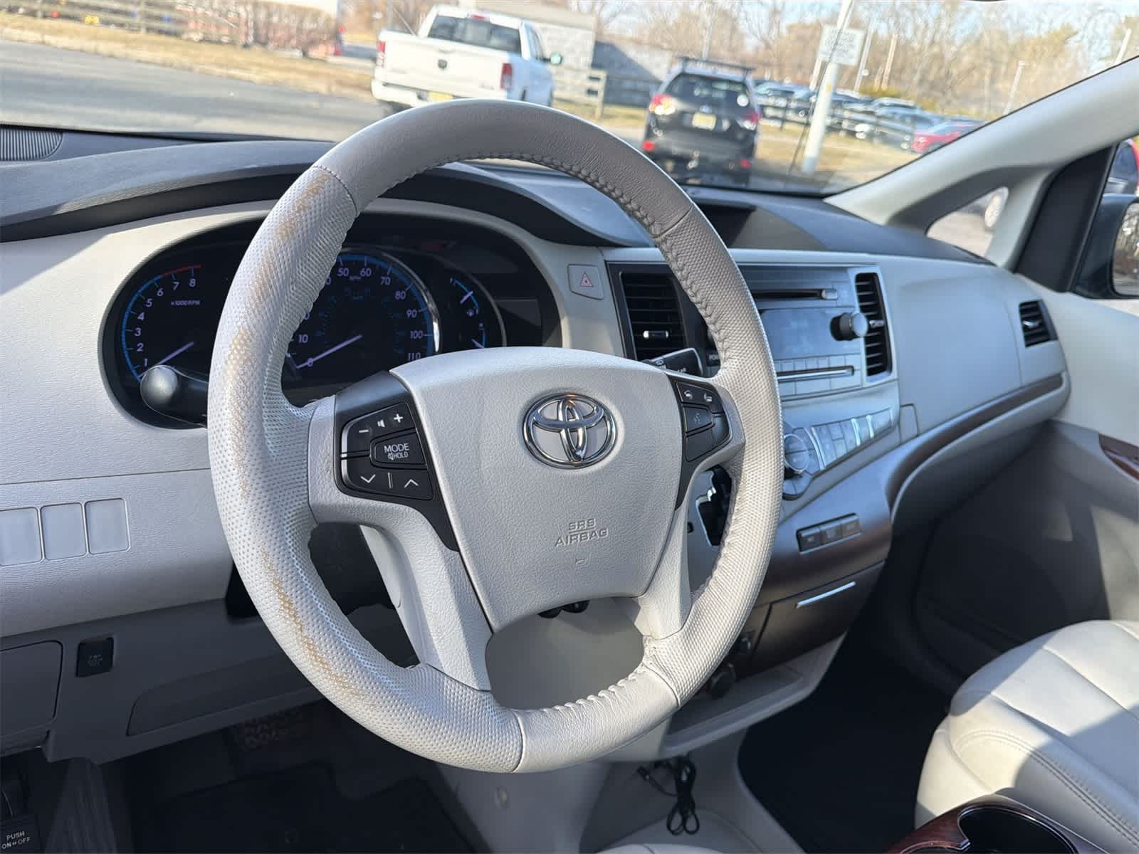 Thumbnail: 2013 Toyota Sienna - 23