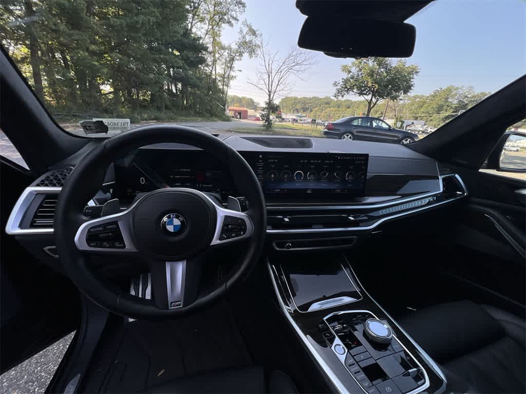 Thumbnail: 2023 BMW X7 - 18