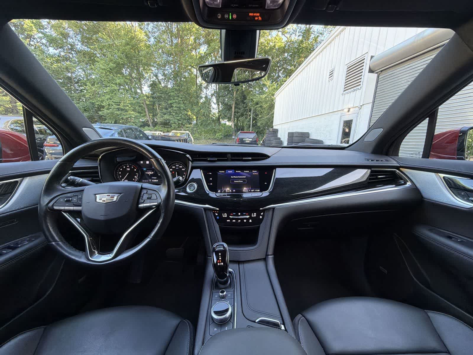 Thumbnail: 2023 Cadillac XT6 - 17