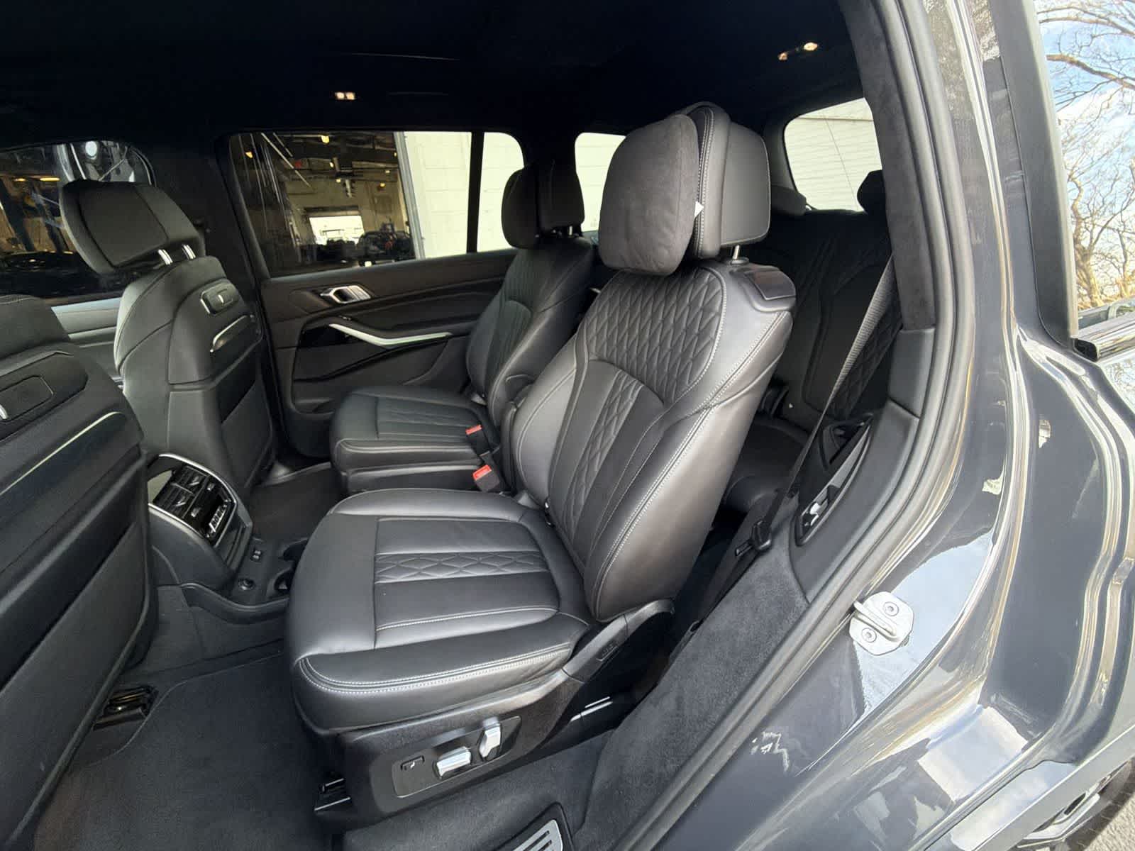 Thumbnail: 2024 BMW X7 - 21