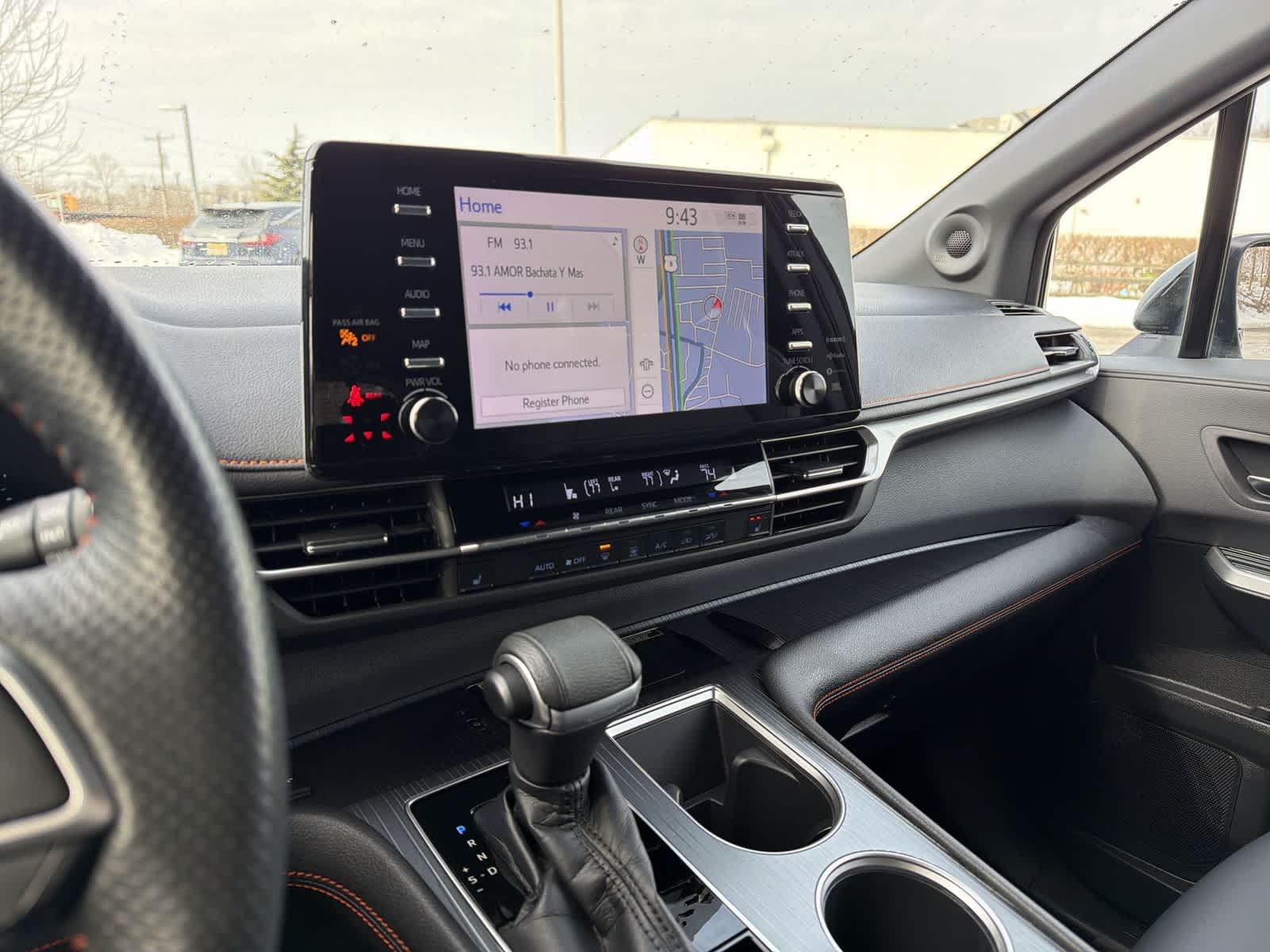 Thumbnail: 2021 Toyota Sienna - 24