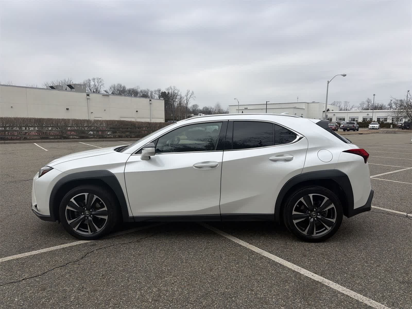 Thumbnail: 2021 Lexus UX - 11