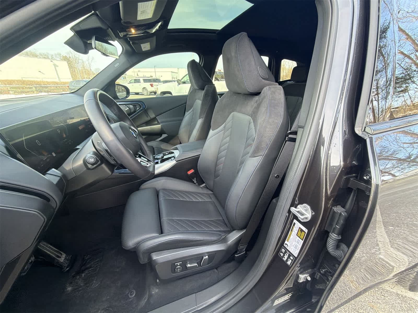 Thumbnail: 2025 BMW X3 - 19