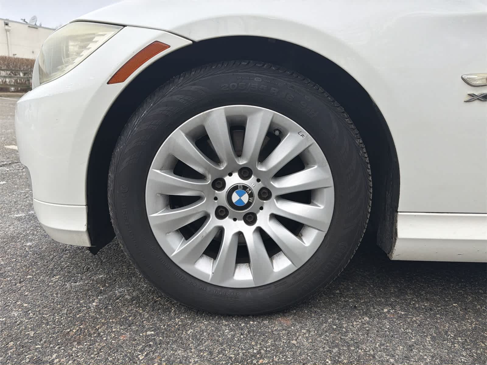 Thumbnail: 2009 BMW 3 Series - 16