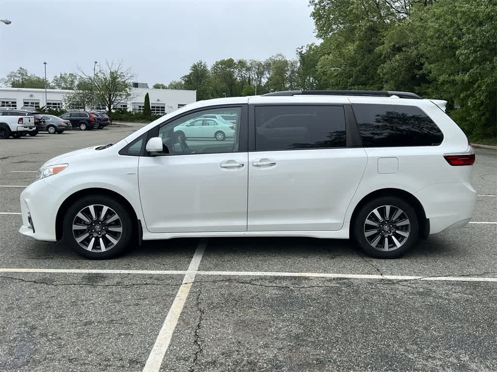 2019 Toyota Sienna XLE Premium 11
