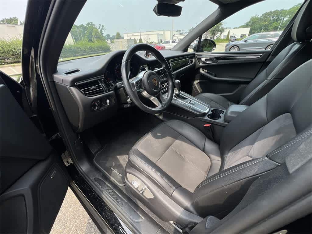 Thumbnail: 2021 Porsche Macan - 10