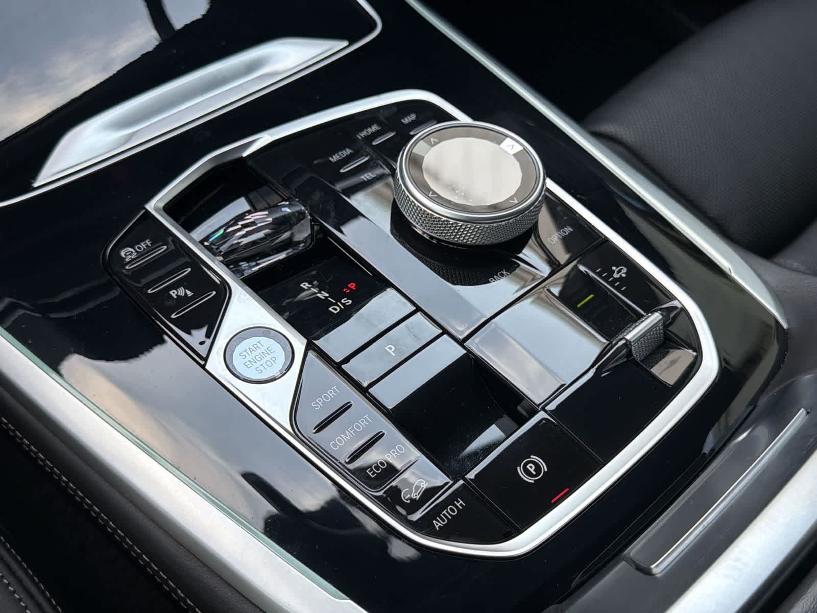 Thumbnail: 2024 BMW X7 - 25