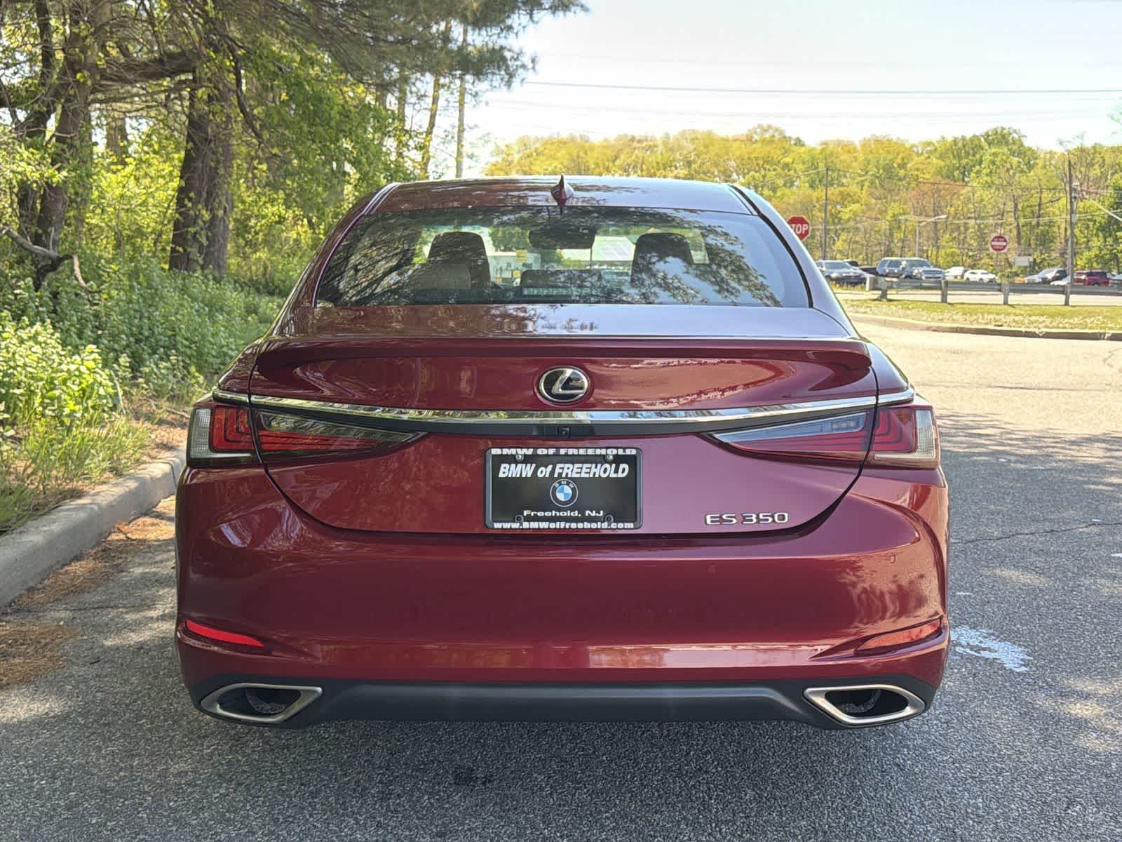 Thumbnail: 2022 Lexus ES - 13
