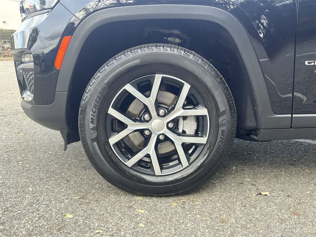 Thumbnail: 2024 Jeep Grand Cherokee - 16