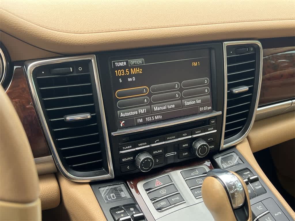 Thumbnail: 2014 Porsche Panamera - 24