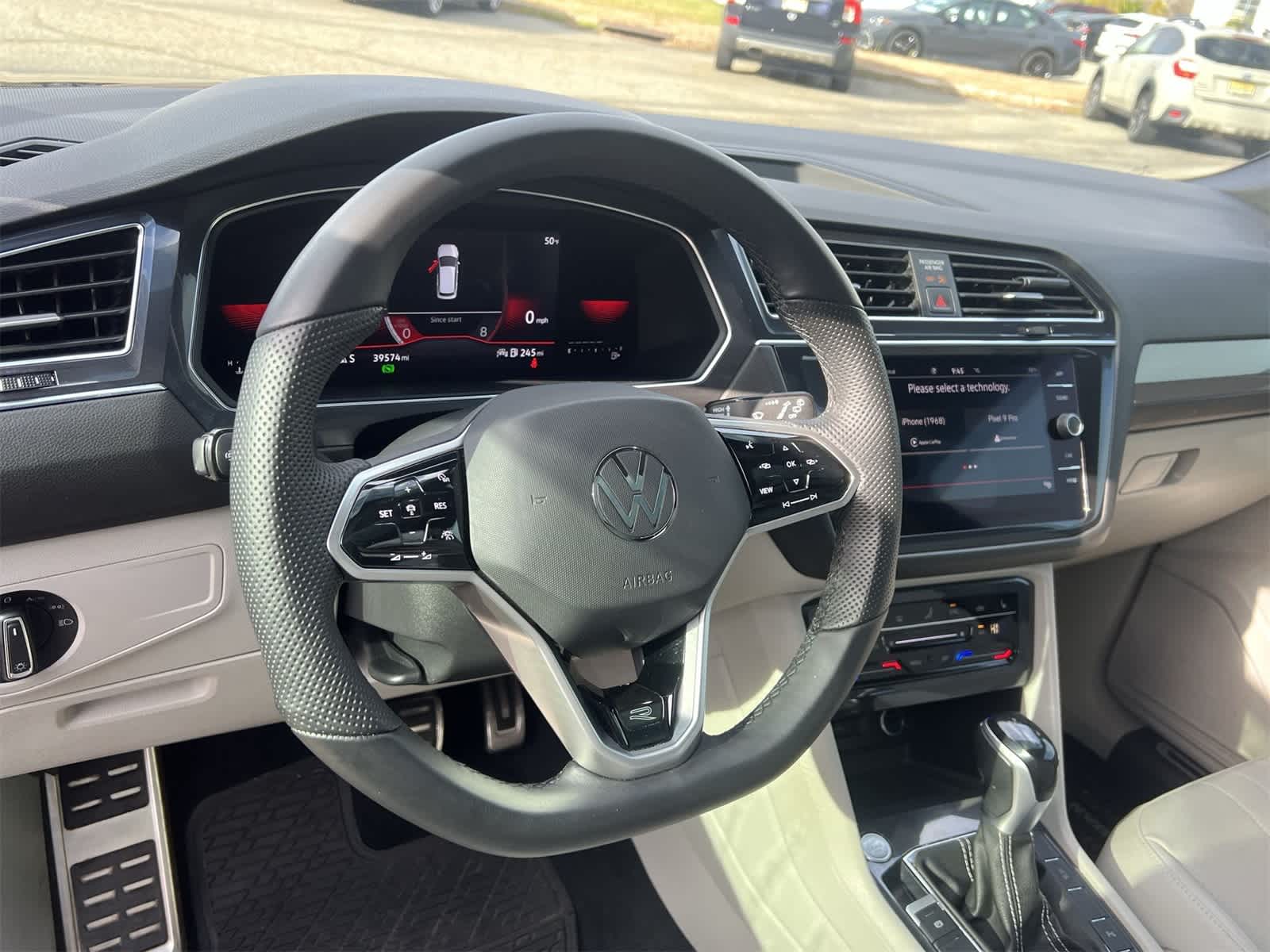 Thumbnail: 2022 Volkswagen Tiguan - 23