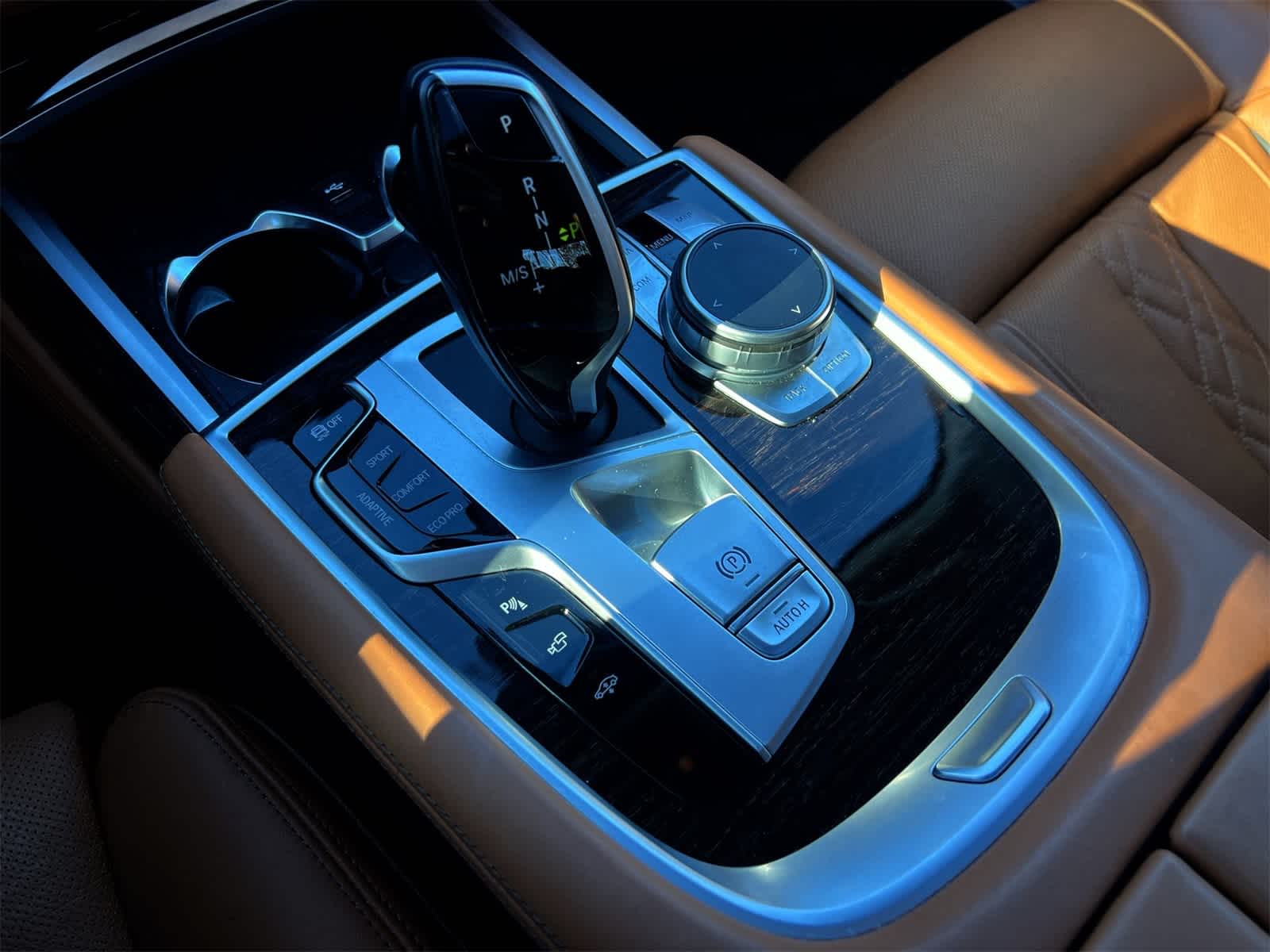 Thumbnail: 2021 BMW 7 Series - 25