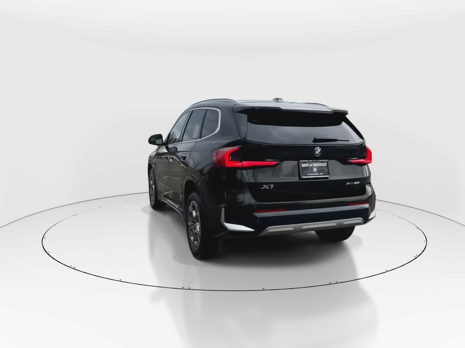 Thumbnail: 2023 BMW X1 - 8