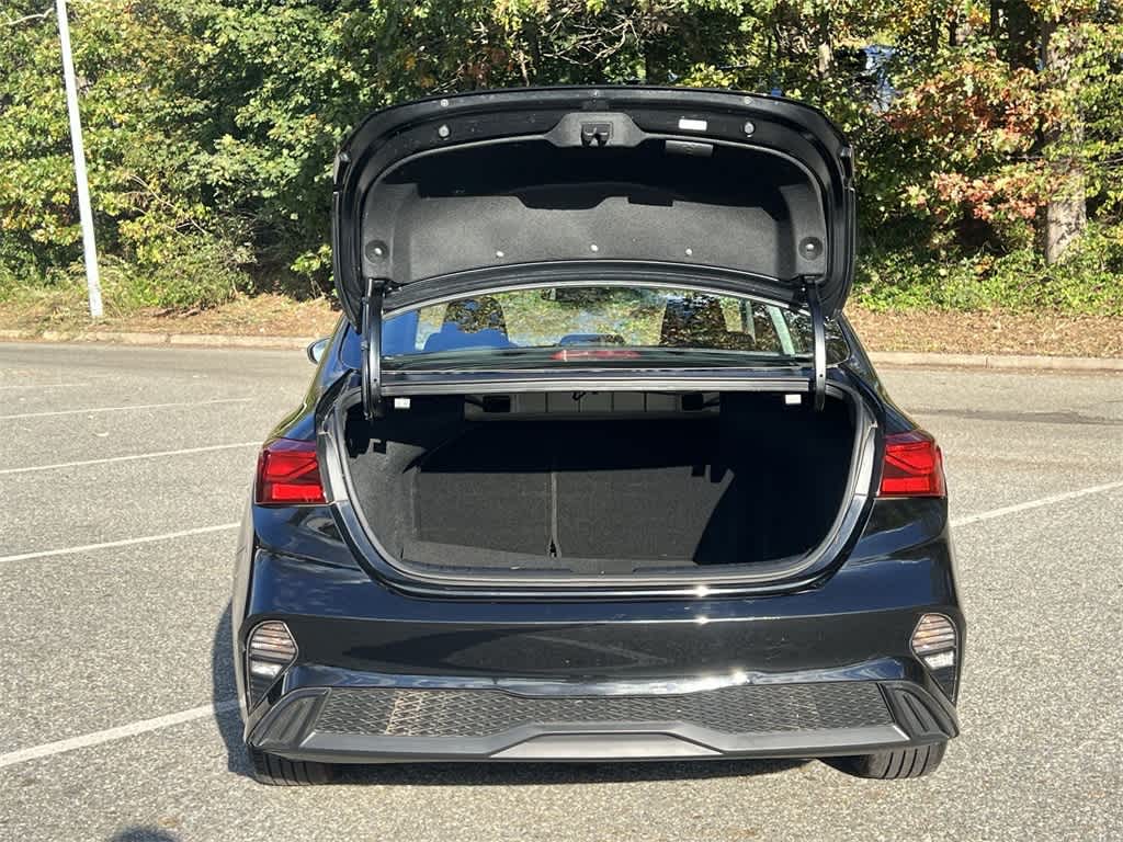 Thumbnail: 2023 Kia Forte - 27