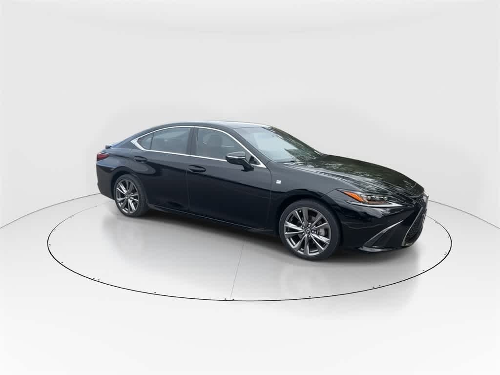 Thumbnail: 2019 Lexus ES - 3