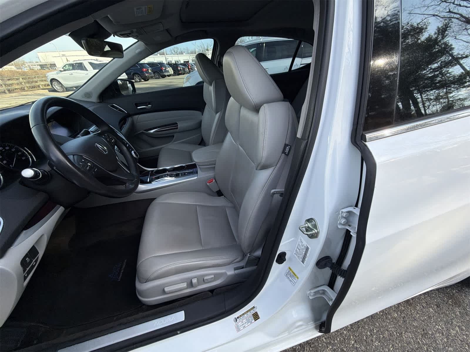 Thumbnail: 2017 Acura TLX - 19