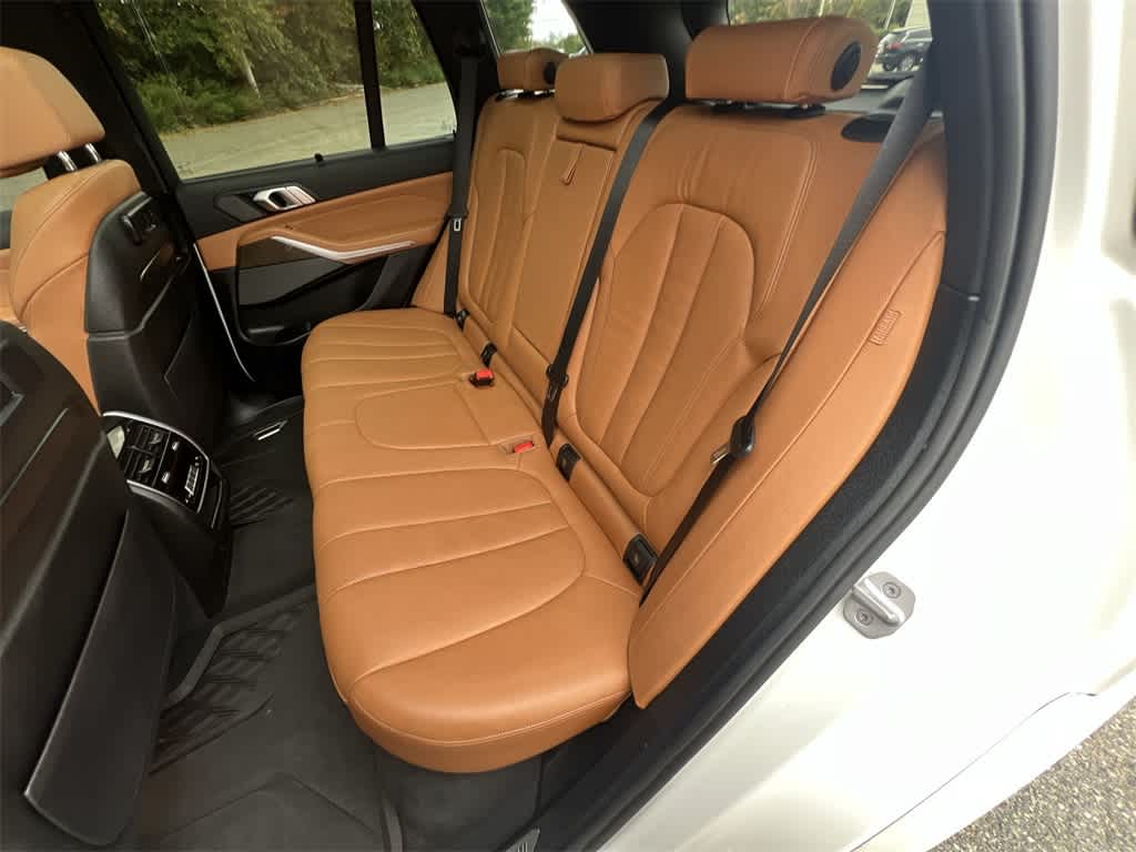 Thumbnail: 2021 BMW X5 - 21