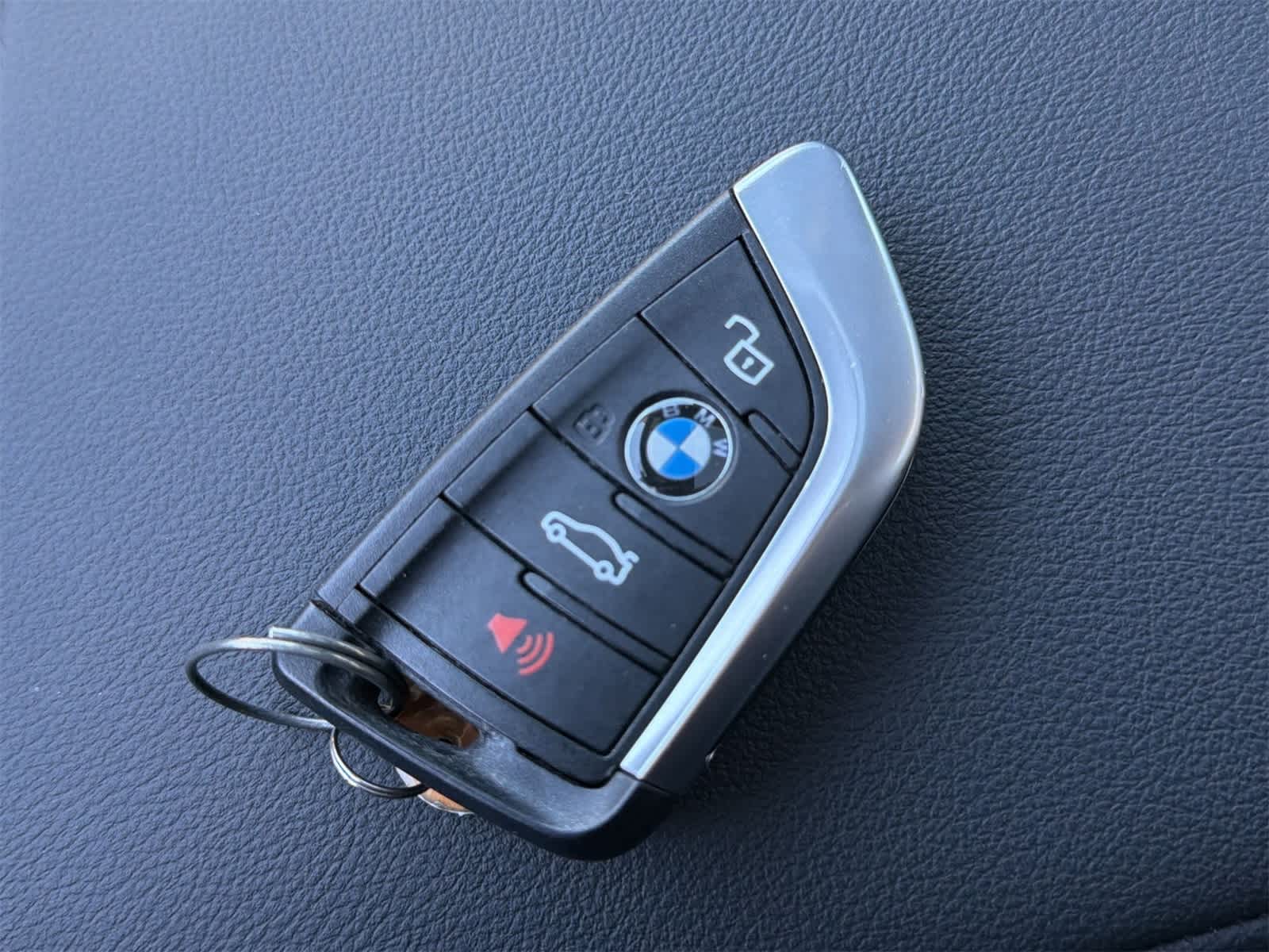 Thumbnail: 2025 BMW 3 Series - 28