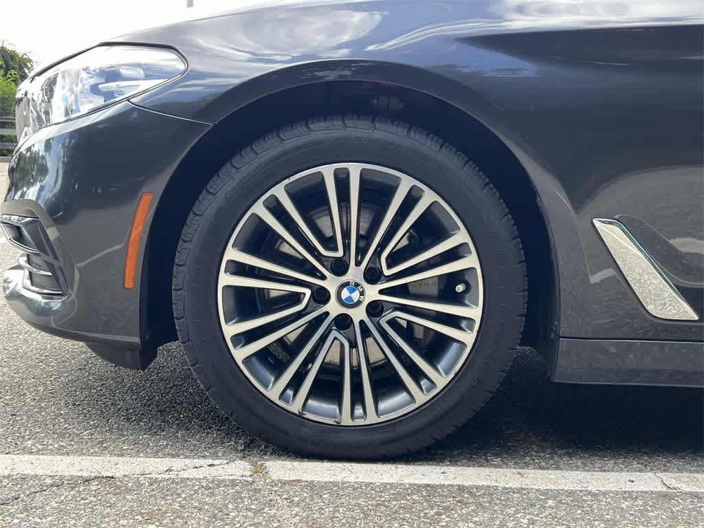 Thumbnail: 2018 BMW 5 Series - 16