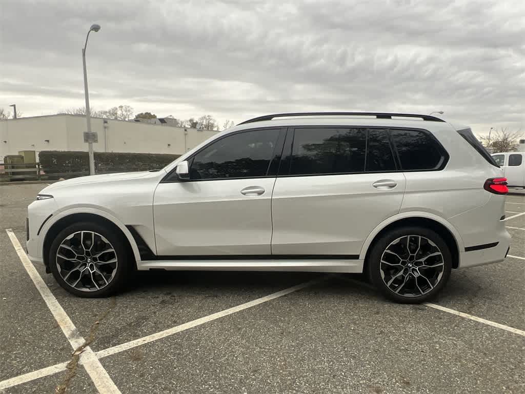 Thumbnail: 2024 BMW X7 - 11