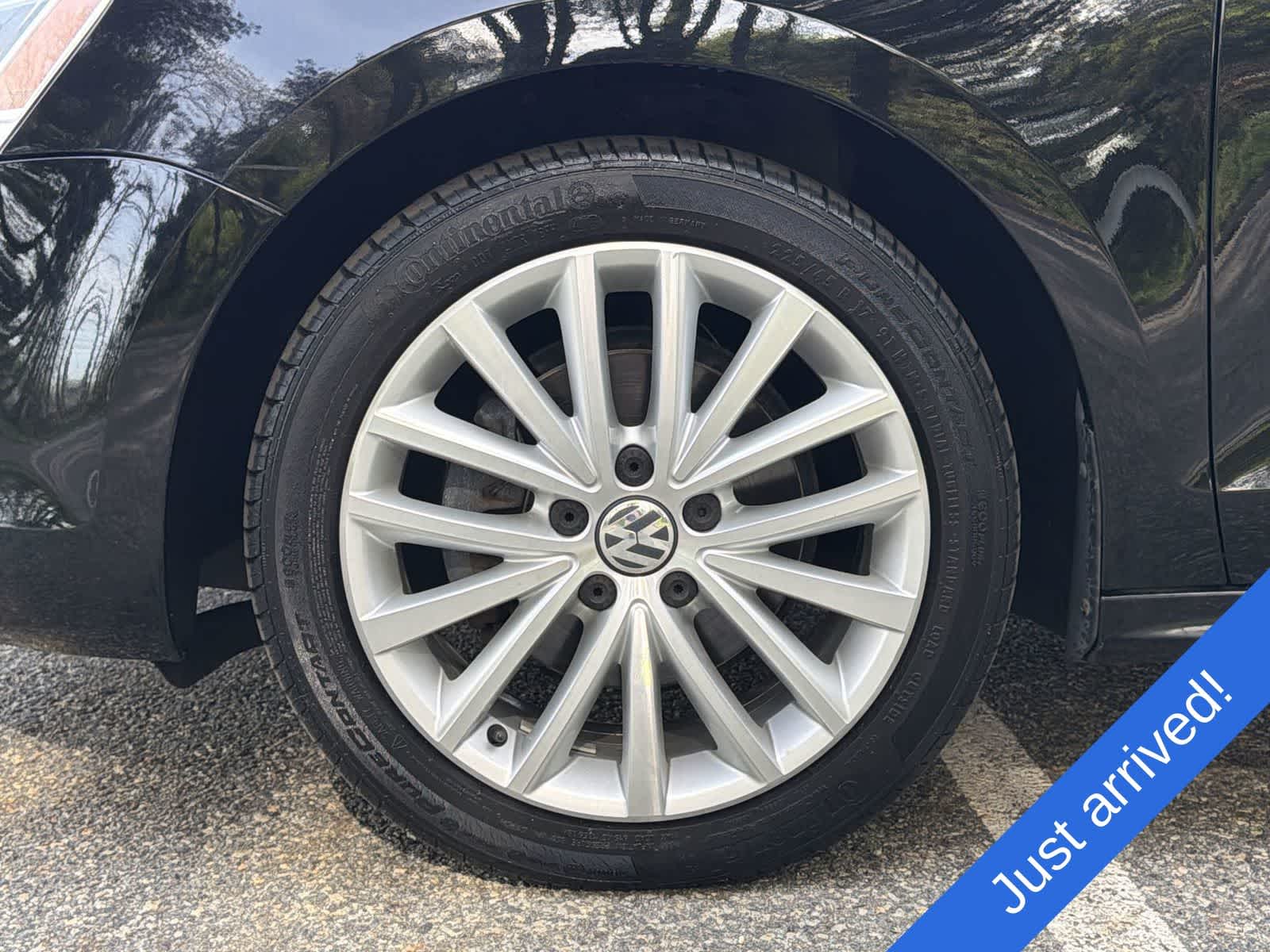 Thumbnail: 2013 Volkswagen Jetta - 16