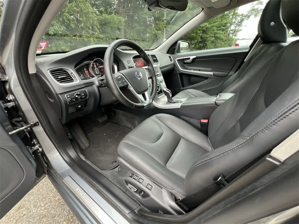Thumbnail: 2018 Volvo S60 - 10