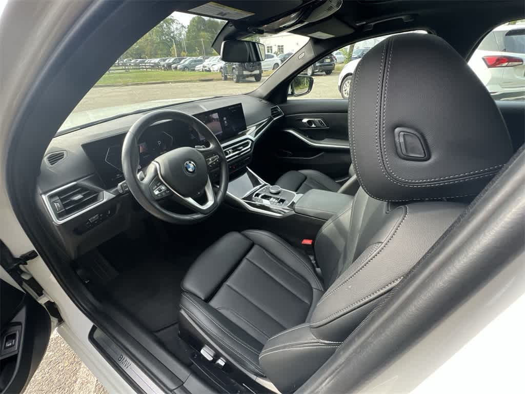 Thumbnail: 2023 BMW 3 Series - 10