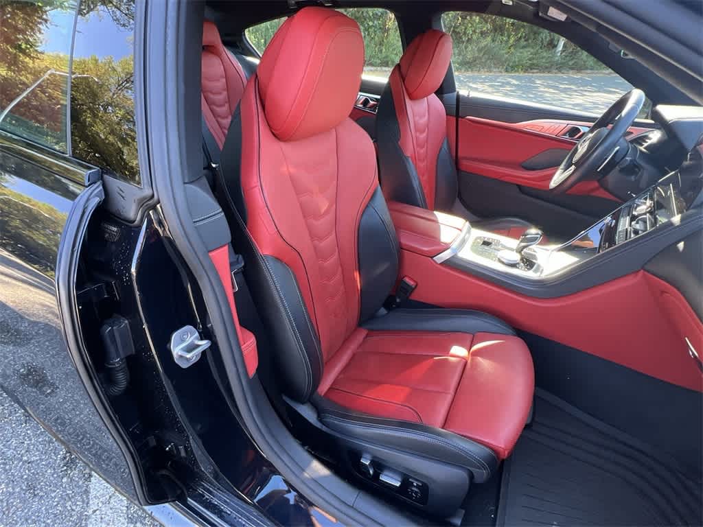 Thumbnail: 2025 BMW 8 Series - 22