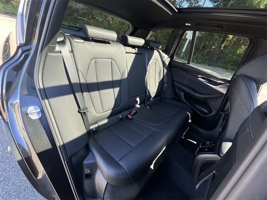Thumbnail: 2022 BMW X3 - 21