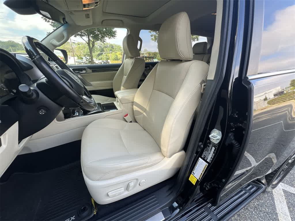 Thumbnail: 2020 Lexus GX - 19